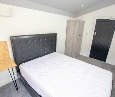 5 bedroom townhouse to rent - Photo 4