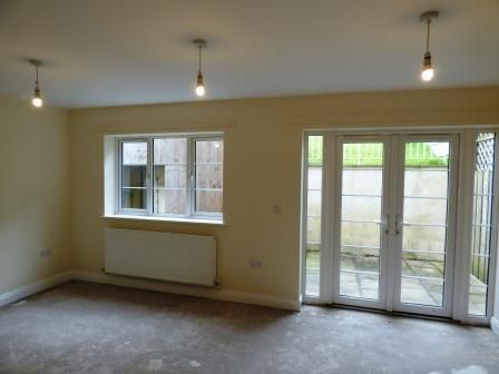 3 bedroom semi-detached house to rent - Photo 2