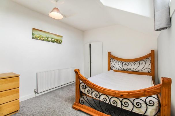 4 bedroom terraced house to rent - Photo 1