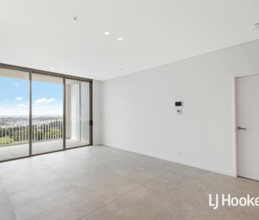 Luxury 2 Bedroom Apartment - Fantastic Location! - Photo 2