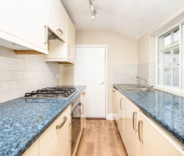 3 bedroom house to rent Orchard Street, Chichester, PO19 - Photo 3