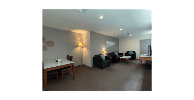 Huge 1-bedroom (2nd room space possible) - Photo 1