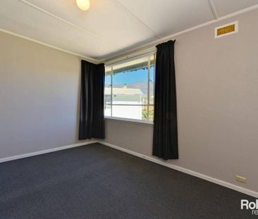 Spacious Family Home in a Convenient Claremont Location - Photo 2