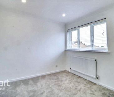 4 bedroom detached house to rent - Photo 2