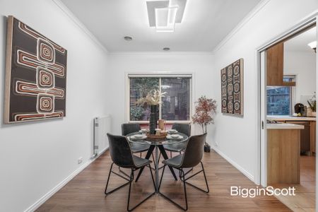 Large Modern Home in Premium Location Near Eastland and Eastlink - Photo 4