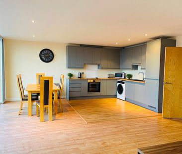 2 Bed Flat, Warwickgate House, M16 - Photo 6