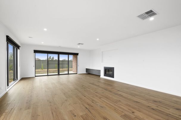50 Shortridge Dr, Lucas VIC 3350 - Photo 1