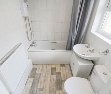 2 bedroom terraced house to rent - Photo 5