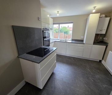 3 bedroom terraced house to rent - Photo 1