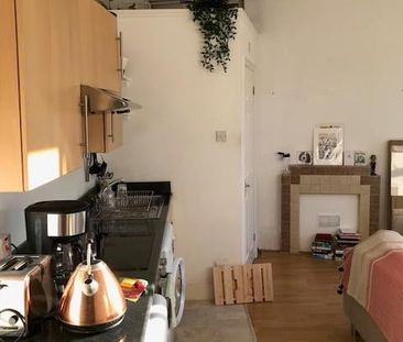 1 Bed Flat, Balham High Road, SW12 - Photo 5