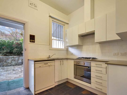 CHARMING SEMI WITH HUGE OUTDOOR SPACE IN THE HEART OF BONDI JUNCTION - Photo 1