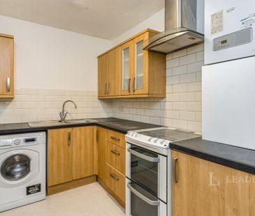 2 bedroom flat to rent - Photo 6