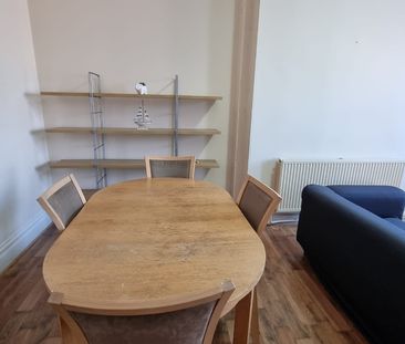 1 Bed Flat, Mansfield Road, NG5 - Photo 4