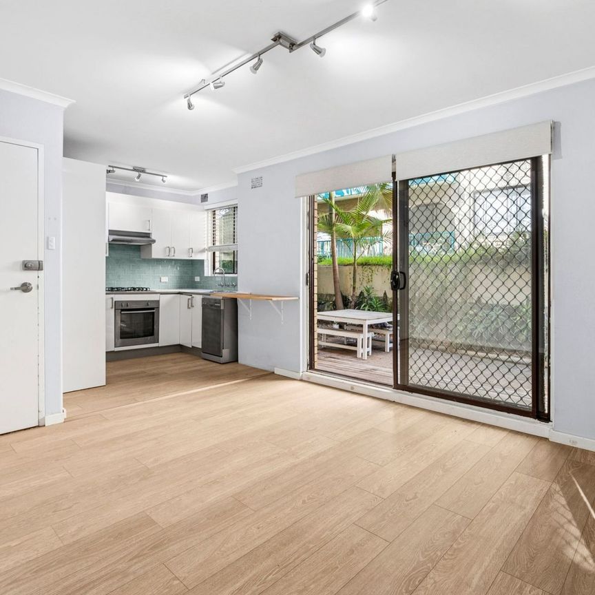 Collaroy, 2/6 Stuart Street - Photo 1