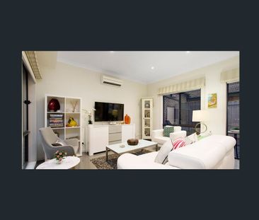 STYLISH TWO-BEDROOM TOWNHOUSE WITH EXCEPTIONAL OUTDOOR SPACE! - Photo 2