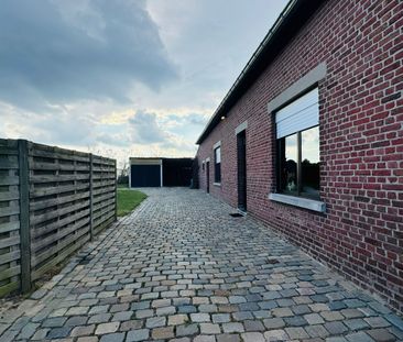 Gerenoveerde woning met 2 slpks en tuin in Herk-de-Stad - Photo 3