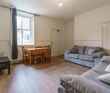 4 bedroom terraced house to rent - Photo 1