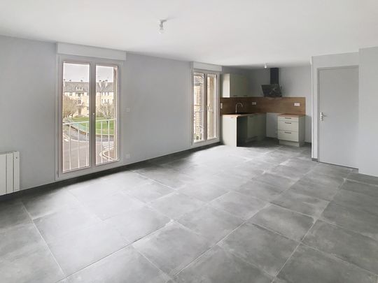 Location Appartement 3 pièces 75m² COUTANCES 50200 - Photo 1