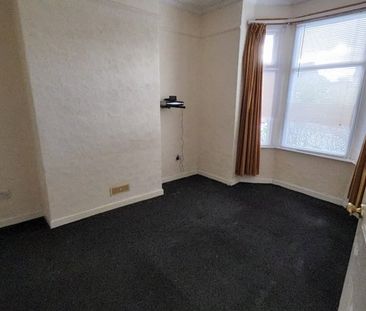3 Bed Terraced House, Warren Street, M7 - Photo 5