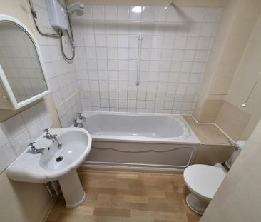 2 bedroom flat to rent - Photo 6