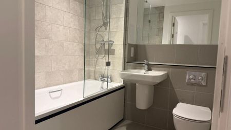 3 bedroom ground floor maisonette to rent - Photo 3