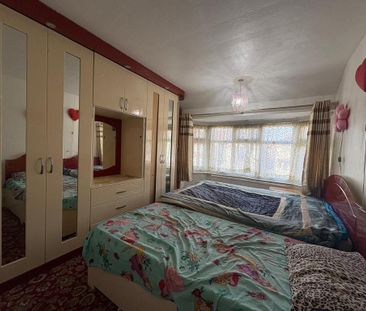 4 bedroom semi-detached house to rent - Photo 5