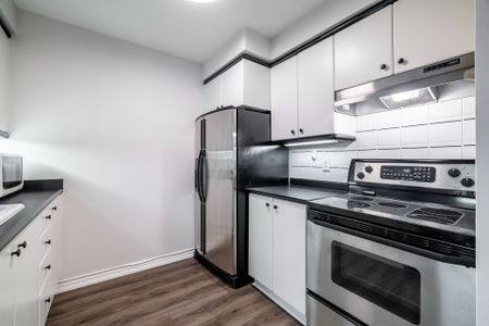 For Lease - 2285 Lake Shore Boulevard Unit# 413, Toronto, Ontario - Photo 3