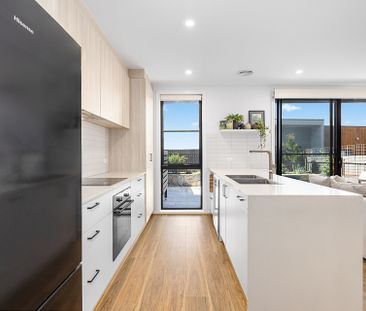 Light-Filled Modern Townhome in Denman Prospect - Photo 3