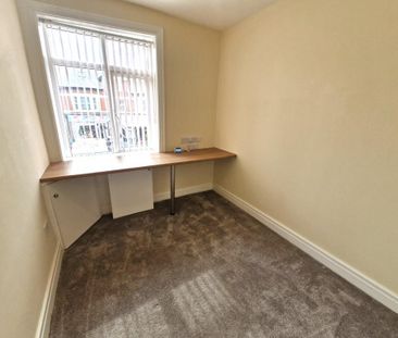 4 bedroom flat to rent - Photo 6