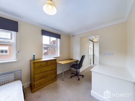 2 bed house to rent in Mascot Square, Colchester - Photo 3