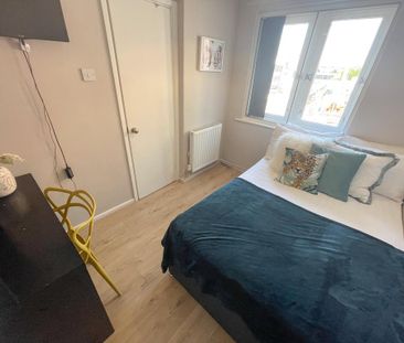 5 bedroom flat to rent - Photo 6