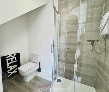 4 bedroom semi-detached house to rent - Photo 5