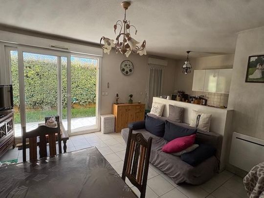 Location Appartement 2 pièces 46m² ST MAXIMIN LA STE BAUME 83470 - Photo 1