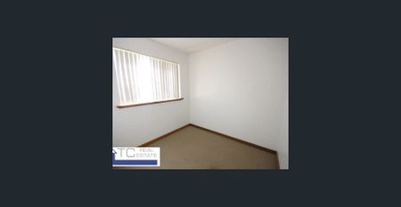 Funky retro property - Photo 3