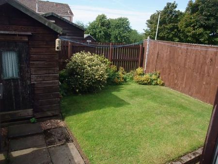 2 bedroom terraced house to rent - Photo 5