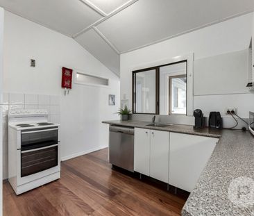 43, Birdwood Road, QLD, Holland Park West - Photo 2