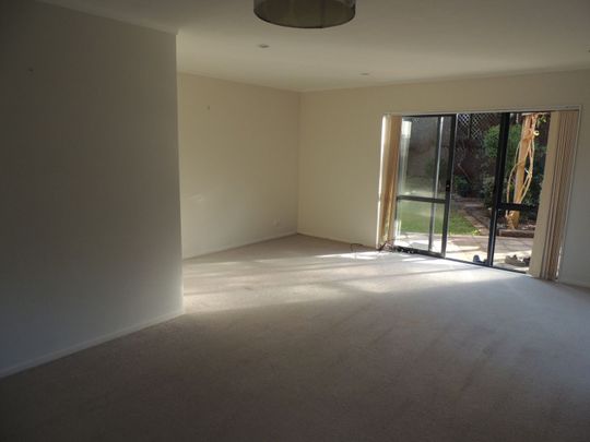 PAKURANGA 4 bedrooms family home - Photo 1