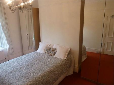 5 bedroom terraced house to rent - Photo 3