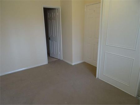 1 bedroom ground floor flat to rent - Photo 2
