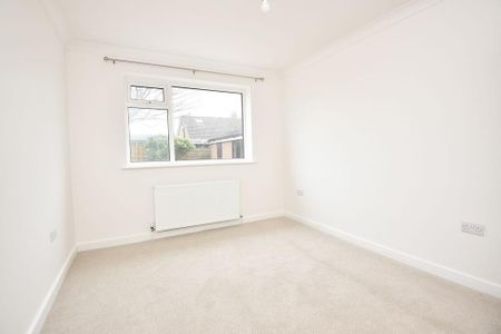 2 bedroom semi-detached bungalow to rent - Photo 2