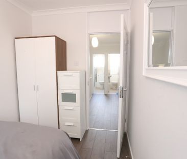 Morant Street – Room 4 - Photo 3