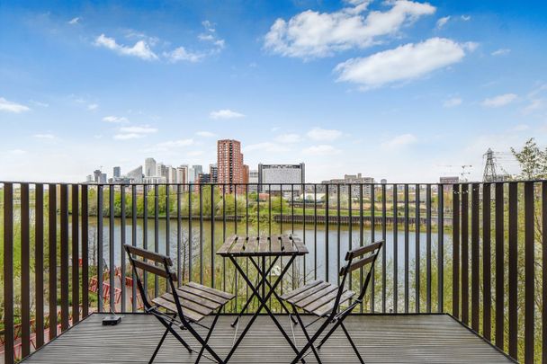 2 Bed Flat, Astell House, E14 - Photo 1