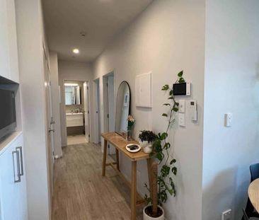 PREMIUM Corner Apartment! Bright 2-Bed with A/... - Photo 1