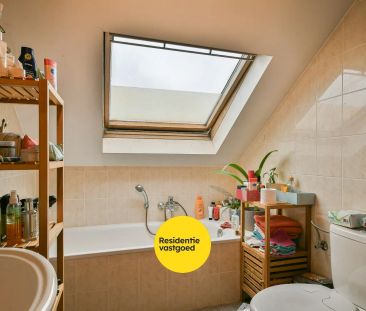 Ruim duplex appartement met tuin en inclusief garage te Eernegem - Photo 5