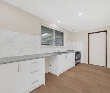 Spacious and Bright 3-Bedroom Home in Epping - Photo 6
