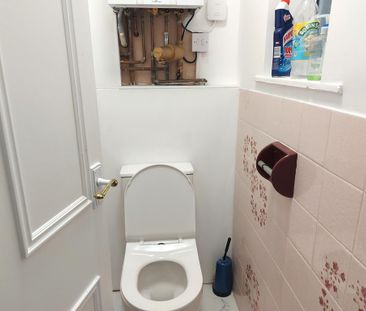 4 bedroom semi-detached house to rent - Photo 6