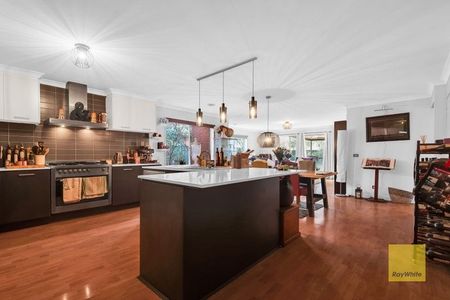 Beautifully Presented Home for Lease - Photo 4