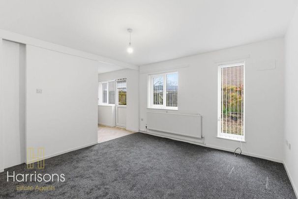 2 bedroom bungalow to rent - Photo 1