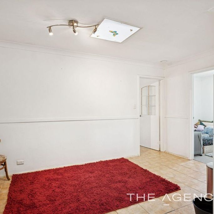 Fresh to Market – Spacious Corner-Block Home in Camillo - Photo 1