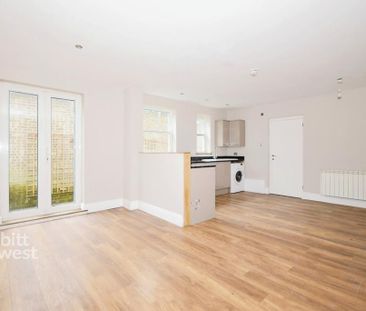 2 bedroom ground floor flat to rent - Photo 1